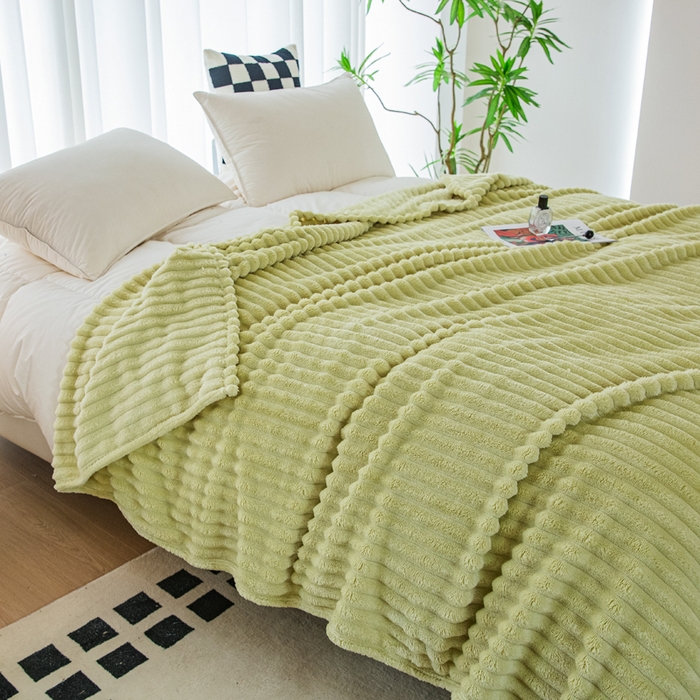 91家纺网 家纺一手货源 找家纺 卡琪曼 2024新款高克重魔法绒牛奶绒毛毯毯子 奶油绿