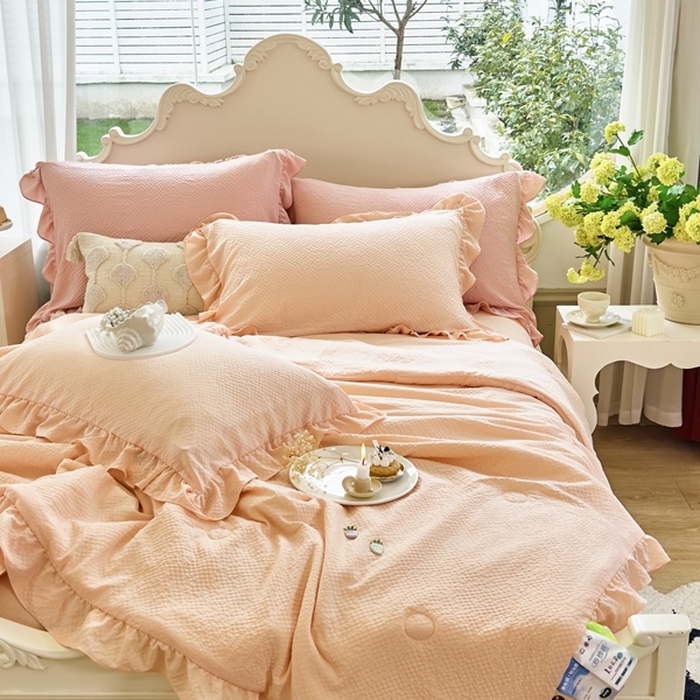 91家纺网 家纺一手货源 找家纺 米菲 2024新款泡泡棉纯色花边款夏被夏被四件套 樱花粉