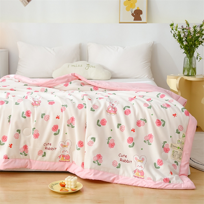 91家纺网 家纺一手货源 找家纺 爱宝被业 2025新款水洗棉麻双层纱夏凉被 花园兔