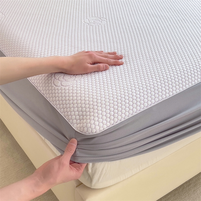 91家纺网 家纺一手货源 找家纺 2025新款丝幔家纺冰豆豆提花床笠三件套 冰豆豆床笠山茶花紫