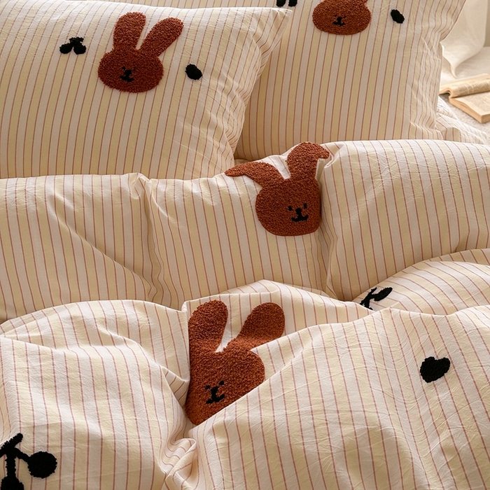 91家纺网 家纺一手货源 找家纺 洋铭区（原狠狠爱） 2024新款色织水洗棉毛巾绣四件套 咖啡兔