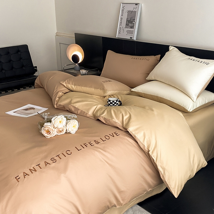 91家纺网 家纺一手货源 找家纺 澳梵家居 2024新款60s全棉刺绣四件套--罗曼克系列 罗曼克-奇遇金