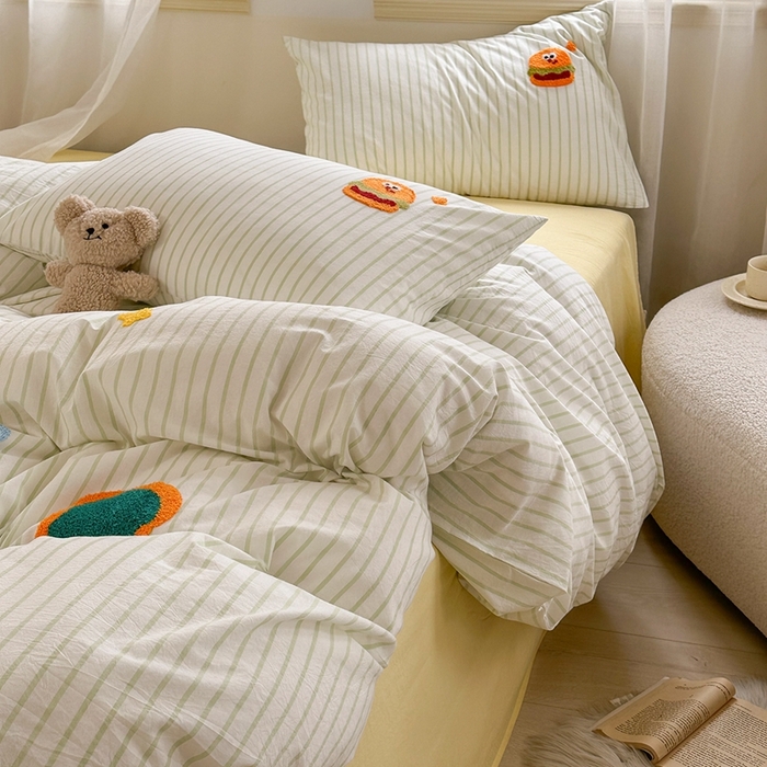 91家纺网 家纺一手货源 找家纺 洋铭区（原狠狠爱） 2024新款色织水洗棉毛巾绣四件套 可爱堡