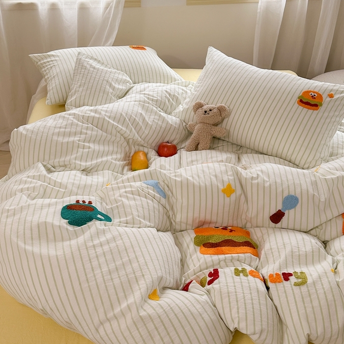 91家纺网 家纺一手货源 找家纺 洋铭区（原狠狠爱） 2024新款色织水洗棉毛巾绣四件套 可爱堡