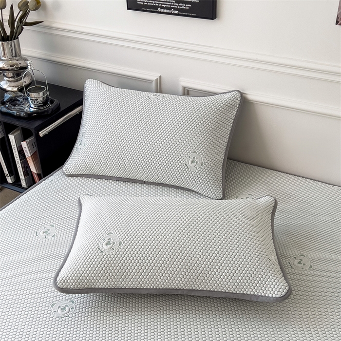 91家纺网 家纺一手货源 找家纺 鑫姿席业 2025新款抗菌凉豆豆提花床笠款凉席-小熊系列  冰豆豆熊猫系列-床笠款 冰豆绿