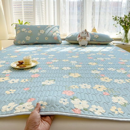 91家纺网 家纺一手货源 找家纺 伊人坊 2024新款A类凉感丝乳胶凉席三件套 花花世界