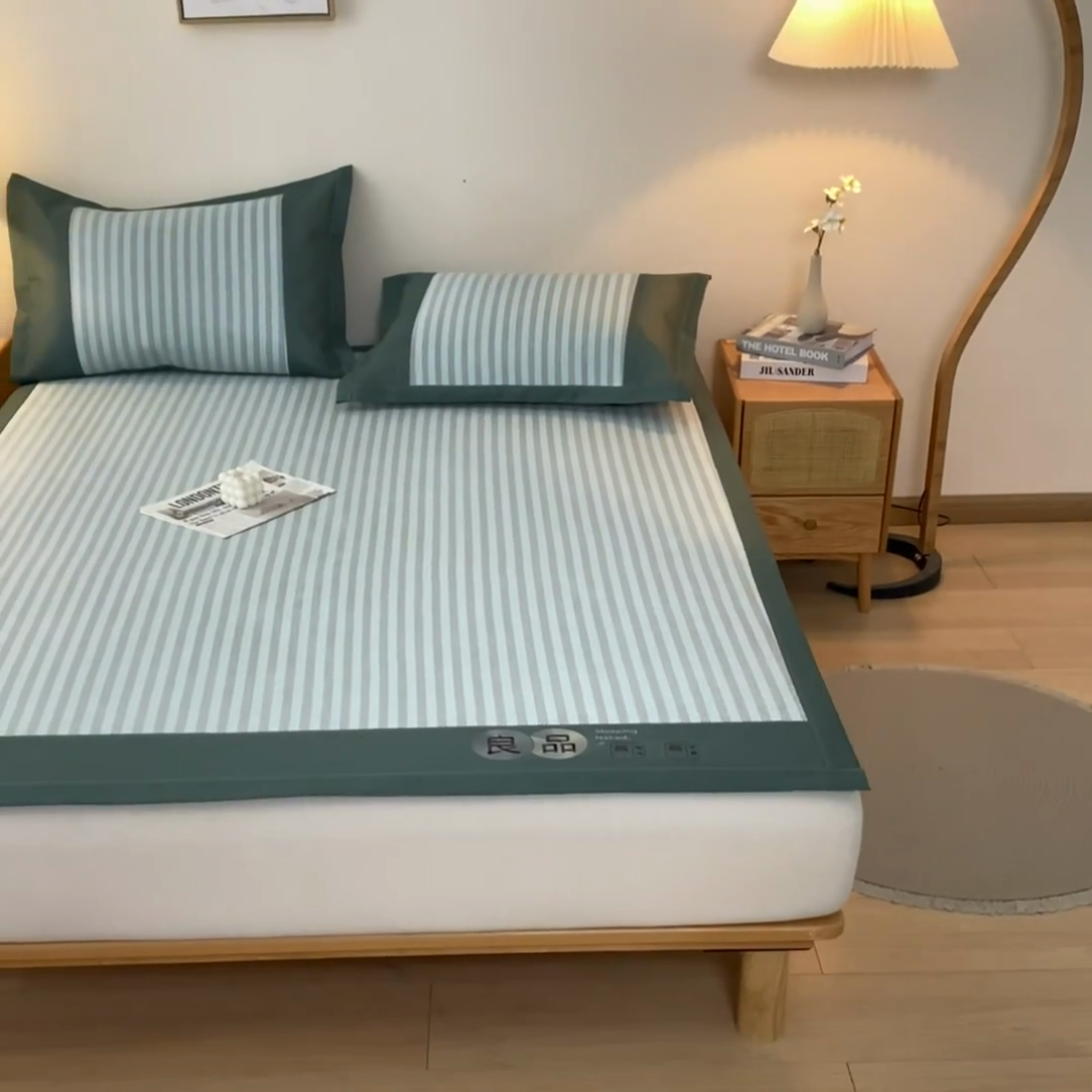 91家纺网 家纺一手货源 找家纺 启程 2024新款600D数码印花凉感冰藤席系列 绿竖条-冰藤席