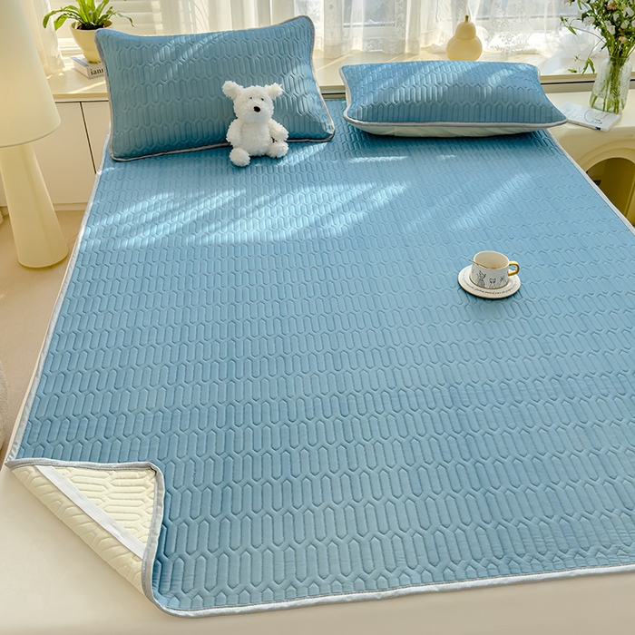 91家纺网 家纺一手货源 找家纺 伊人坊 2024新款A类凉感丝乳胶凉席三件套 海洋蓝