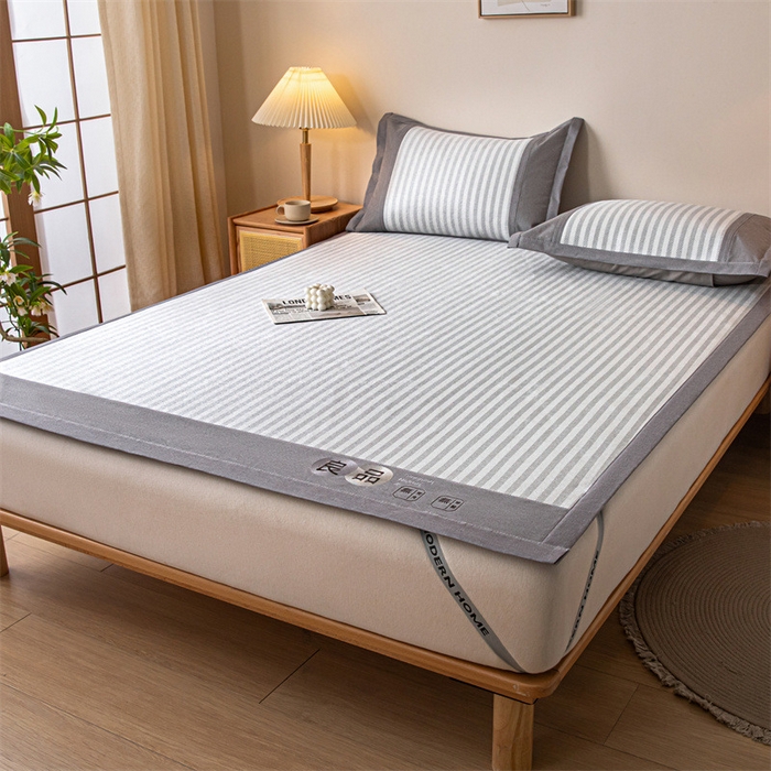 91家纺网 家纺一手货源 找家纺 启程 2024新款600D数码印花凉感冰藤席系列 灰竖条-冰藤席