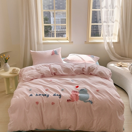 91家纺网 家纺一手货源 找家纺 （总）洋铭区（原狠狠爱） 2024新款色织水洗棉毛巾绣四件套