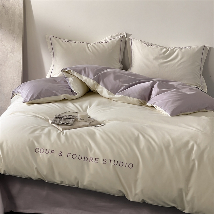 91家纺网 家纺一手货源 找家纺 荣轩家居 2024新款全棉字母一字绣古里系列四件套 古里-奶油紫