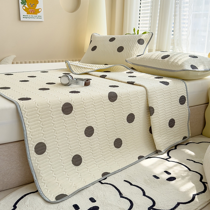 91家纺网 家纺一手货源 找家纺 伊人坊 2024新款A类凉感丝乳胶凉席三件套 黑色波点