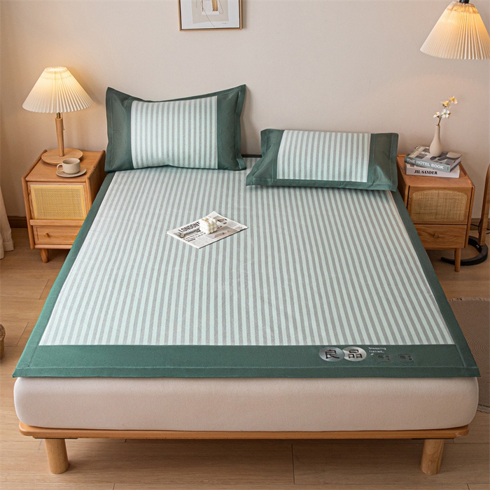 91家纺网 家纺一手货源 找家纺 启程 2024新款600D数码印花凉感冰藤席系列 绿竖条-冰藤席