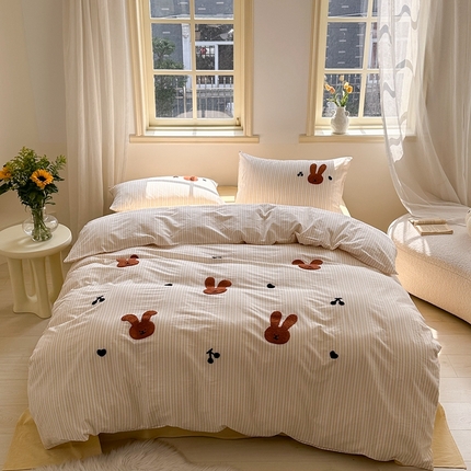 91家纺网 家纺一手货源 找家纺 （总）洋铭区（原狠狠爱） 2024新款色织水洗棉毛巾绣四件套