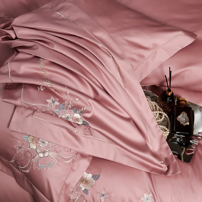 91家纺网 家纺一手货源 找家纺 U品汇 2024新款120支60s双股贡缎长绒棉重工刺绣花纯棉全棉四件套 花澜韵 -豆沙