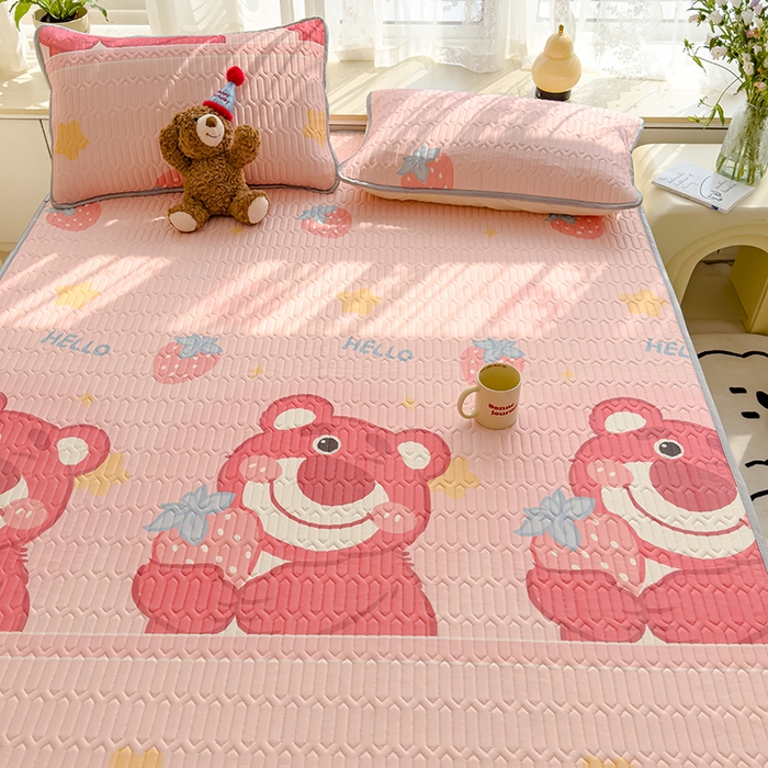 91家纺网 家纺一手货源 找家纺 伊人坊 2024新款A类凉感丝乳胶凉席三件套 草莓熊