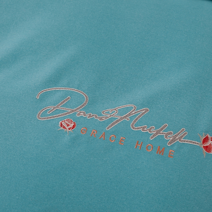 91家纺网 家纺一手货源 找家纺 润淳家居 2026新款全棉磨毛刺绣四件套 卡密拉玫瑰花 迷雾绿