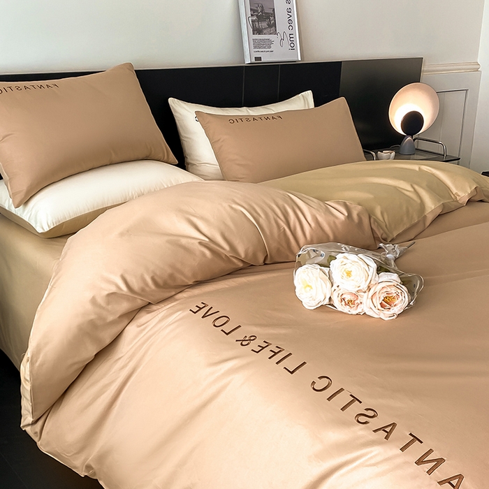 91家纺网 家纺一手货源 找家纺 澳梵家居 2024新款60s全棉刺绣四件套--罗曼克系列 罗曼克-奇遇金