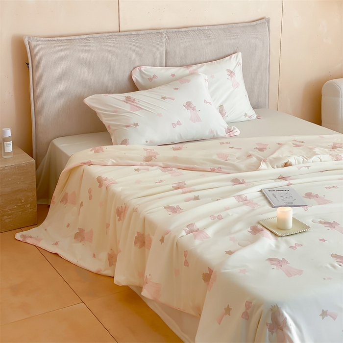 91家纺网 家纺一手货源 找家纺 头等舱 2025新款针织棉凉感氨纶A类印华大豆抗菌夏被 梦幻城堡