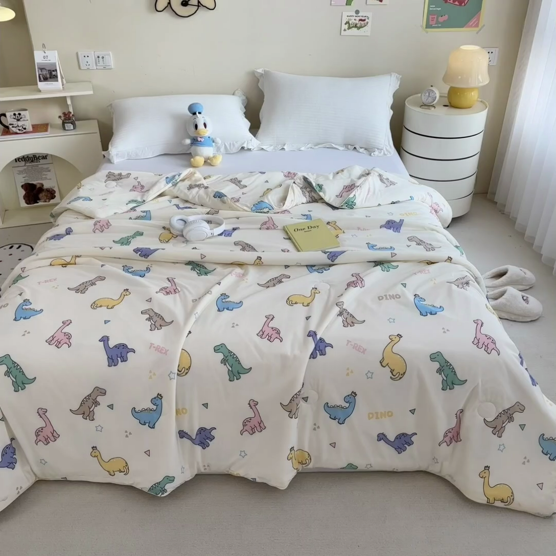 91家纺网 家纺一手货源 找家纺 米菲 2024新款A类凉感丝印花夏被夏凉被被芯 恐龙乐园