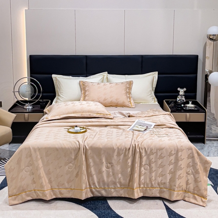 91家纺网 家纺一手货源 找家纺 丽卡家纺 2024新款水洗天丝夏被四件套-千鸟格 千鸟格-香槟金