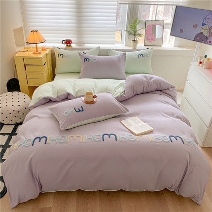 91家纺网 家纺一手货源 找家纺 云雀 2025新款水洗亲肤棉字母毛巾绣四件套-米朵 米朵-紫