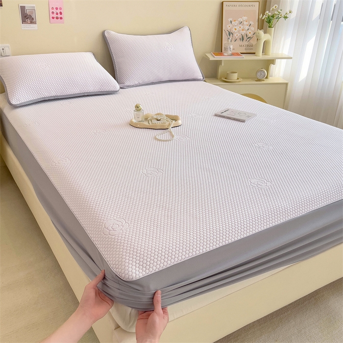 91家纺网 家纺一手货源 找家纺 2025新款丝幔家纺冰豆豆提花床笠三件套 冰豆豆床笠山茶花紫