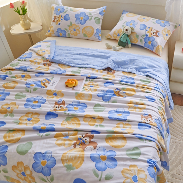 91家纺网 家纺一手货源 找家纺 金柚子2024新款全棉印花夏凉被 俏皮松鼠-蓝