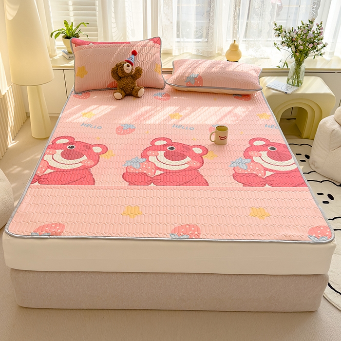 91家纺网 家纺一手货源 找家纺 伊人坊 2024新款A类凉感丝乳胶凉席三件套 草莓熊