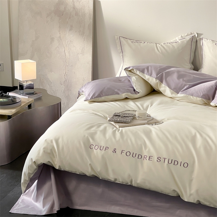 91家纺网 家纺一手货源 找家纺 荣轩家居 2024新款全棉字母一字绣古里系列四件套 古里-奶油紫