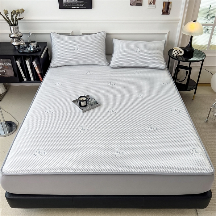 91家纺网 家纺一手货源 找家纺 鑫姿席业 2025新款抗菌凉豆豆提花床笠款凉席-小熊系列  冰豆豆熊猫系列-床笠款 星空蓝