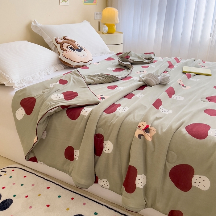 91家纺网 家纺一手货源 找家纺 米菲 2024新款A类凉感丝印花夏被夏凉被被芯 蘑菇松鼠