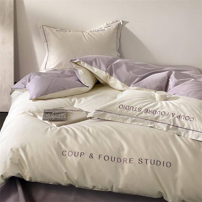 91家纺网 家纺一手货源 找家纺 荣轩家居 2024新款全棉字母一字绣古里系列四件套 古里-奶油紫