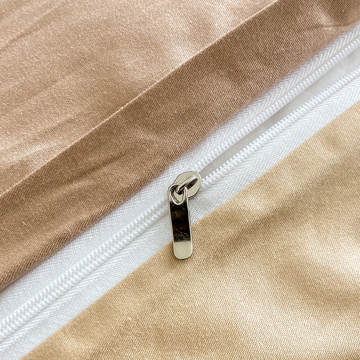 91家纺网 家纺一手货源 找家纺 澳梵家居 2024新款60s全棉刺绣四件套--罗曼克系列 罗曼克-奇遇金