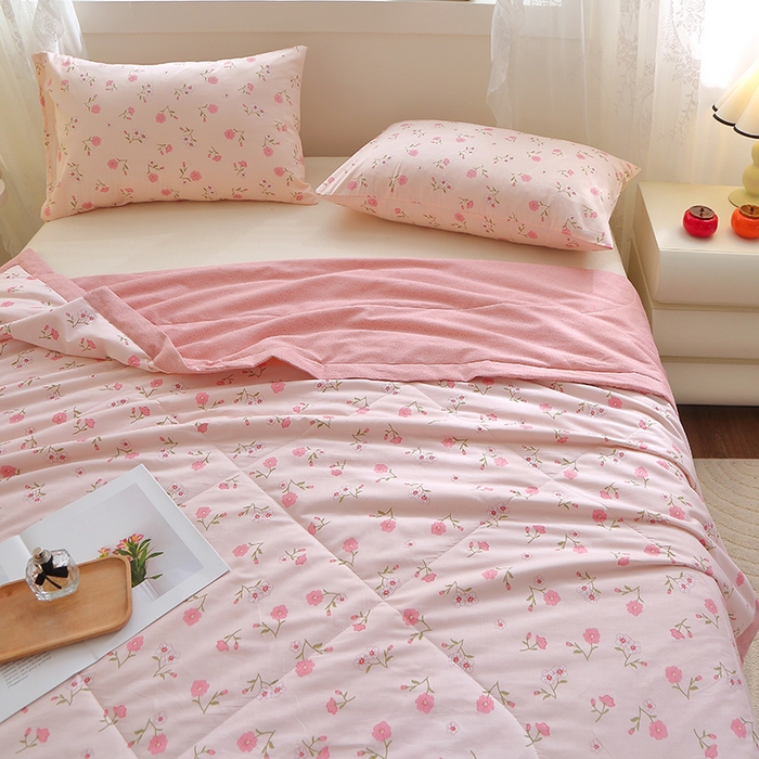 91家纺网 家纺一手货源 找家纺 金柚子2024新款全棉印花夏凉被 春意悠悠-粉