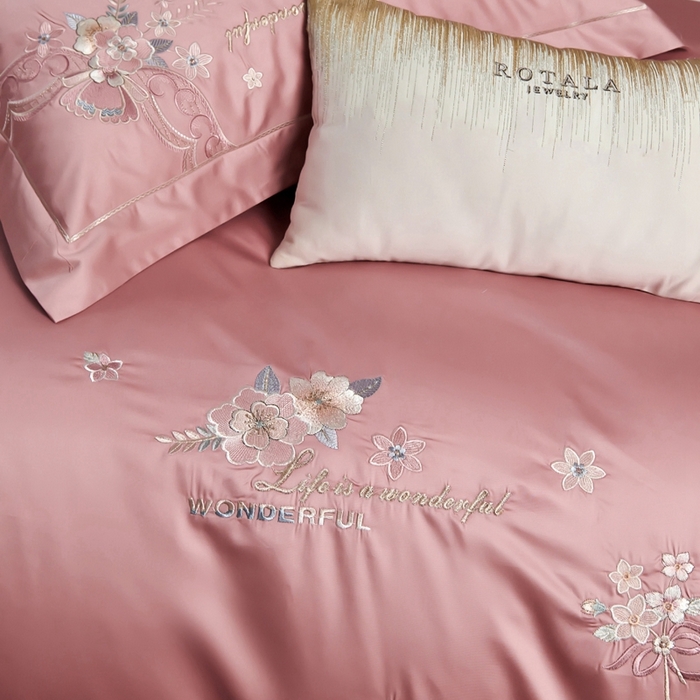 91家纺网 家纺一手货源 找家纺 U品汇 2024新款120支60s双股贡缎长绒棉重工刺绣花纯棉全棉四件套 花澜韵 -豆沙