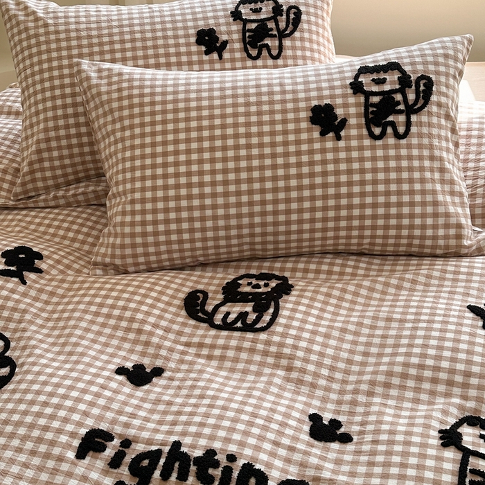 91家纺网 家纺一手货源 找家纺 洋铭区（原狠狠爱）2024新款色织水洗棉毛巾绣四件套 花花猫