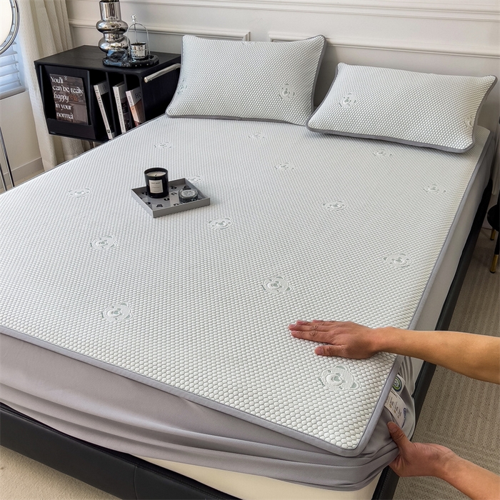 91家纺网 家纺一手货源 找家纺 鑫姿席业 2025新款抗菌凉豆豆提花床笠款凉席-小熊系列  冰豆豆熊猫系列-床笠款 冰豆绿