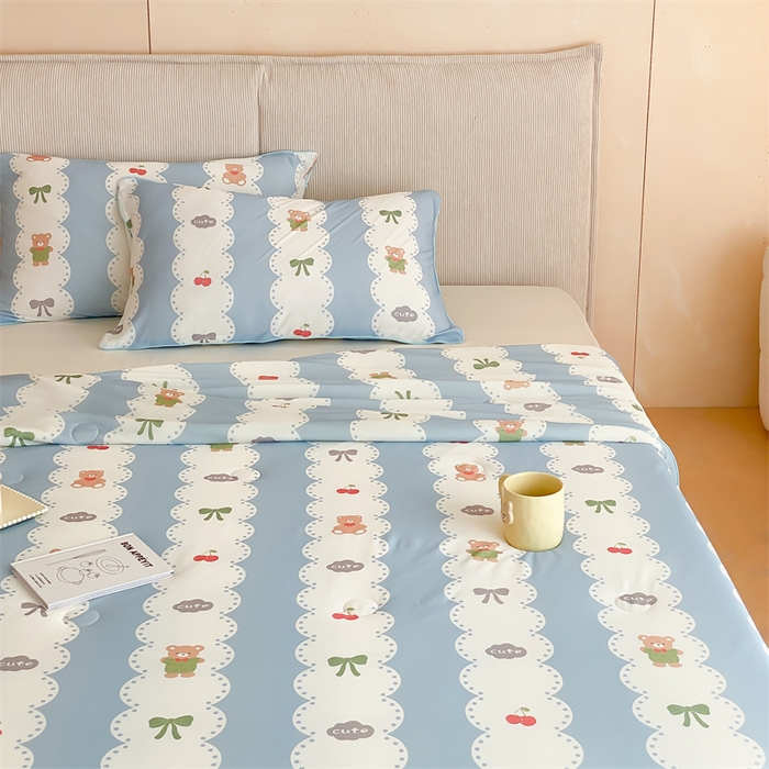 91家纺网 家纺一手货源 找家纺 头等舱 2025新款针织棉凉感氨纶A类印华大豆抗菌夏被 小熊伴嫁