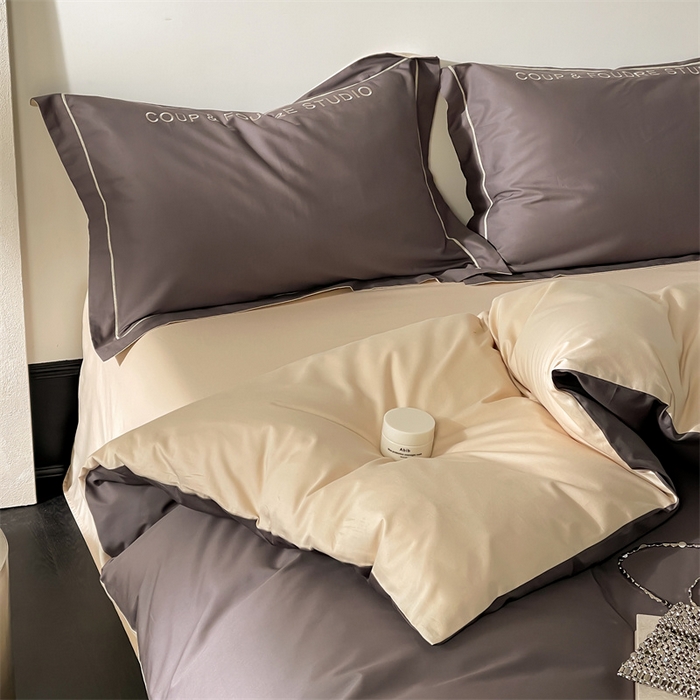 91家纺网 家纺一手货源 找家纺 荣轩家居 2024新款全棉字母一字绣古里系列四件套 古里-摩卡