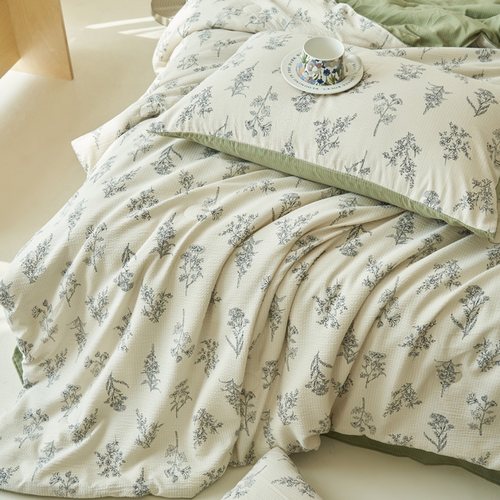 91家纺网 家纺一手货源 找家纺 畅销被业 2024新款A类泡芙棉印花夏被 清风林