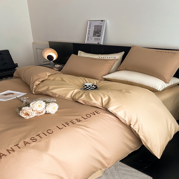 91家纺网 家纺一手货源 找家纺 澳梵家居 2024新款60s全棉刺绣四件套--罗曼克系列 罗曼克-奇遇金