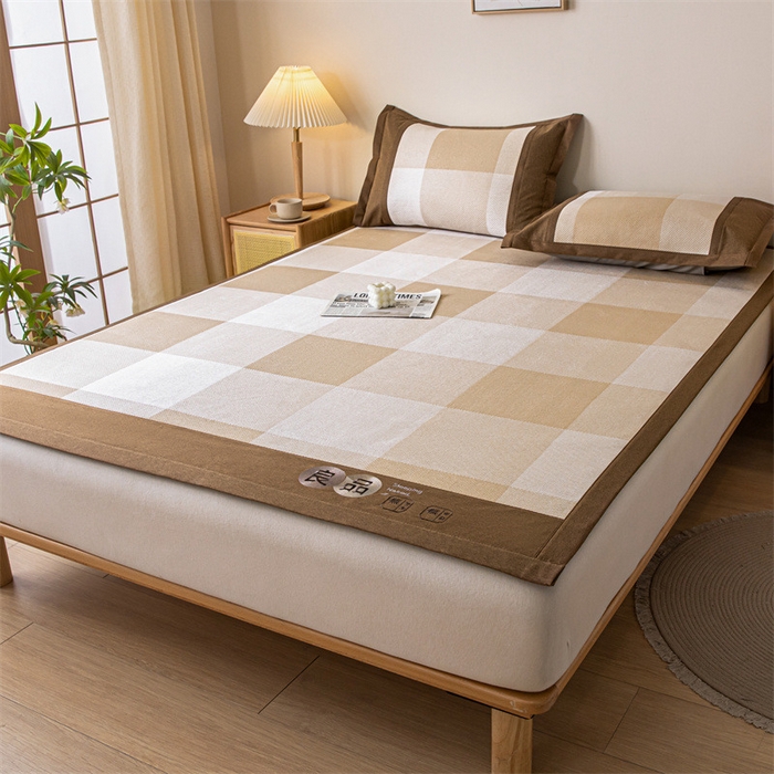 91家纺网 家纺一手货源 找家纺 启程 2024新款600D数码印花凉感冰藤席系列 卡其大格-冰藤席