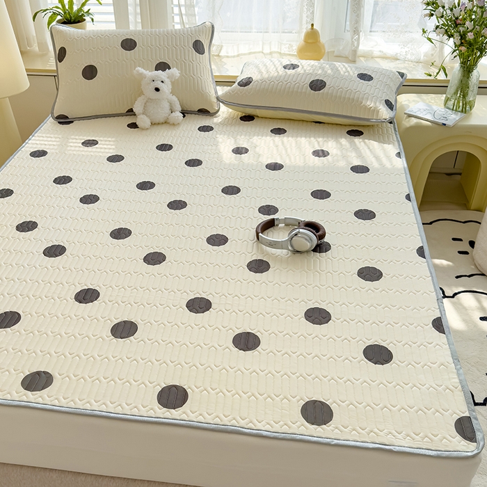 91家纺网 家纺一手货源 找家纺 伊人坊 2024新款A类凉感丝乳胶凉席三件套 黑色波点