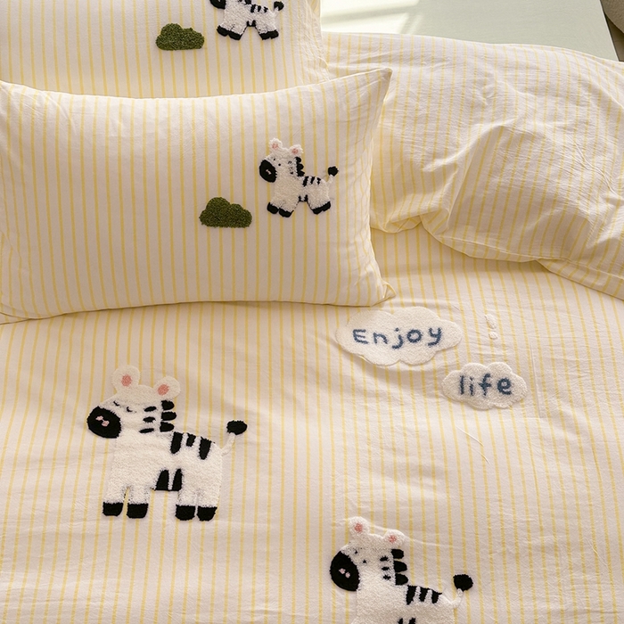 91家纺网 家纺一手货源 找家纺 洋铭区（原狠狠爱） 2024新款色织水洗棉毛巾绣四件套 小斑马