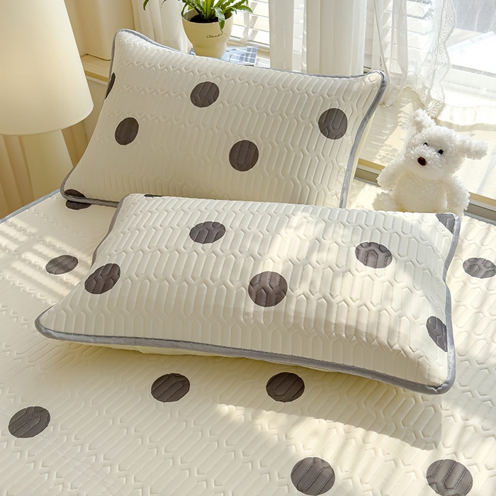 91家纺网 家纺一手货源 找家纺 伊人坊 2024新款A类凉感丝乳胶凉席三件套 黑色波点