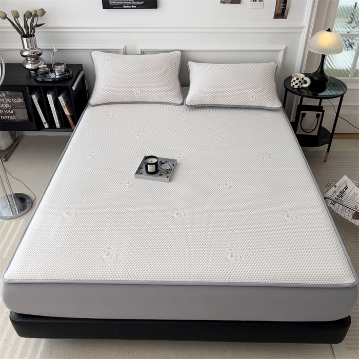 91家纺网 家纺一手货源 找家纺 鑫姿席业 2025新款抗菌凉豆豆提花床笠款凉席-小熊系列  冰豆豆熊猫系列-床笠款 柠檬黄