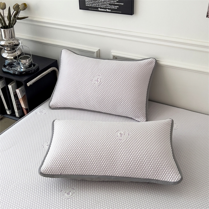 91家纺网 家纺一手货源 找家纺 鑫姿席业 2025新款抗菌凉豆豆提花床笠款凉席-小熊系列  冰豆豆熊猫系列-床笠款 冰藤紫