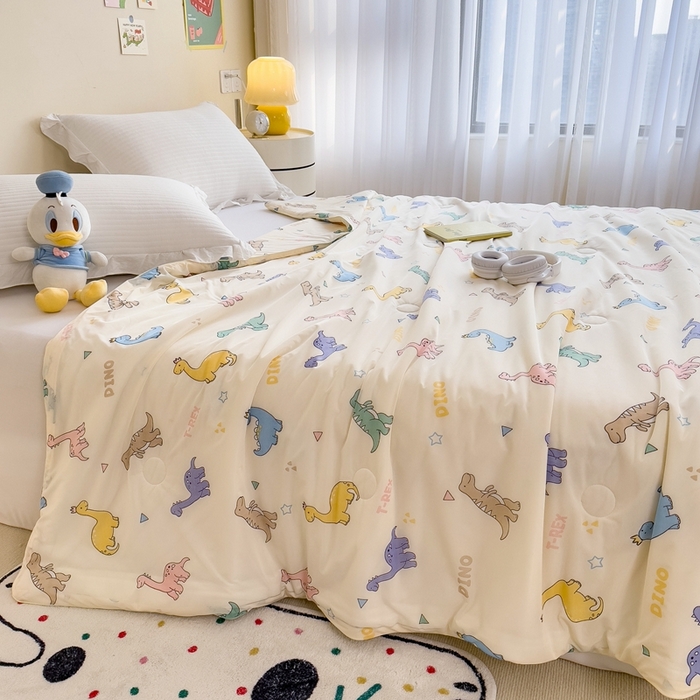 91家纺网 家纺一手货源 找家纺 米菲 2024新款A类凉感丝印花夏被夏凉被被芯 恐龙乐园