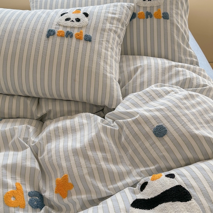 91家纺网 家纺一手货源 找家纺 洋铭区（原狠狠爱） 2024新款色织水洗棉毛巾绣四件套 小胖熊猫